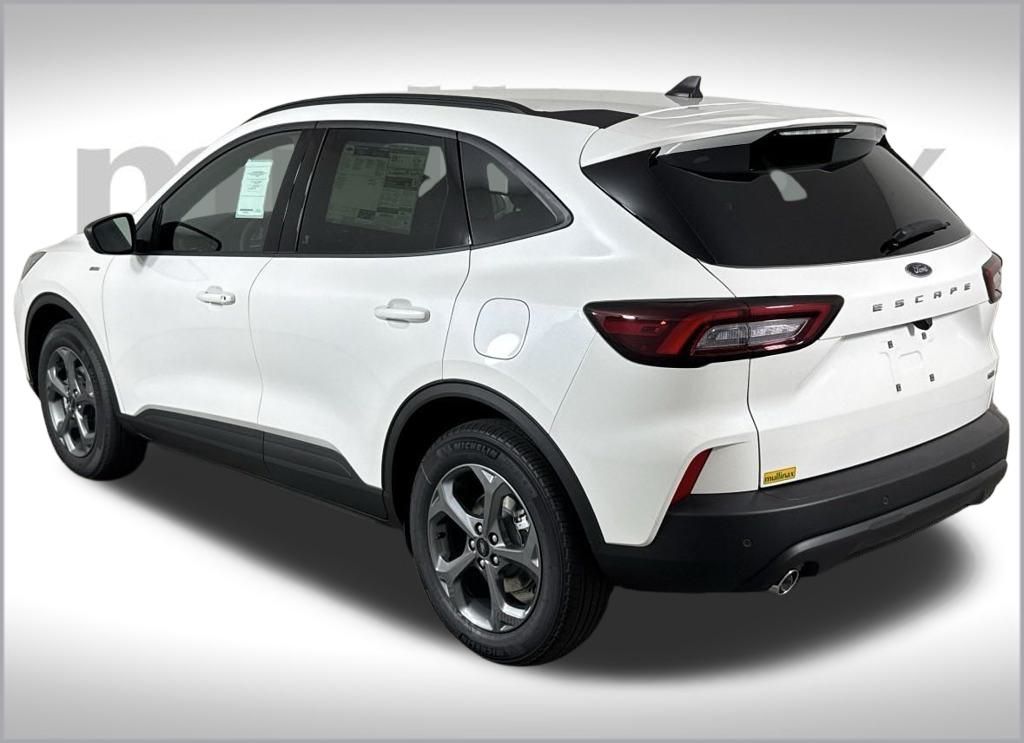 2025 Ford Escape ST-Line photo 3