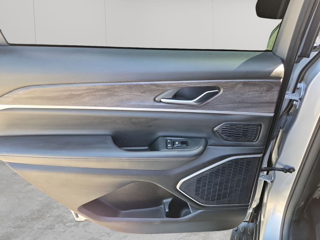 Used 2023 Silver Jeep Limited image 17