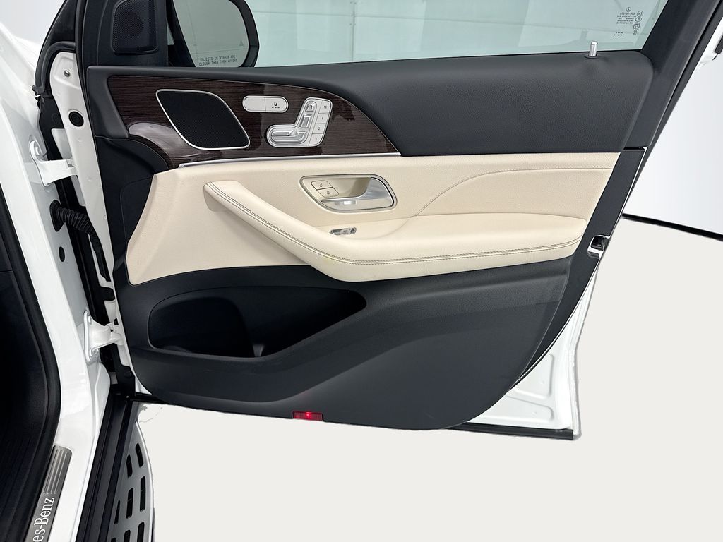 Thumbnail: 2025 Mercedes-Benz GLE - 24