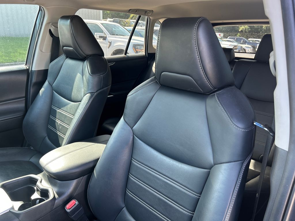 Used 2021 Gray Toyota XLE Premium image 9