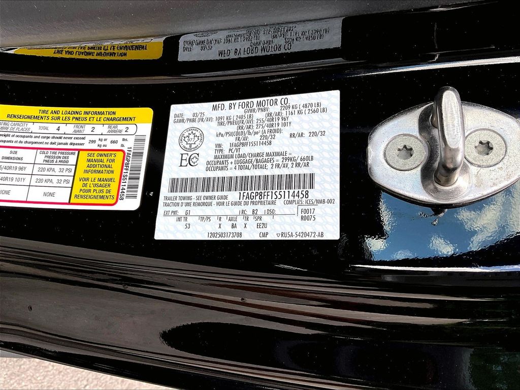 2025 Ford Mustang — photo 33