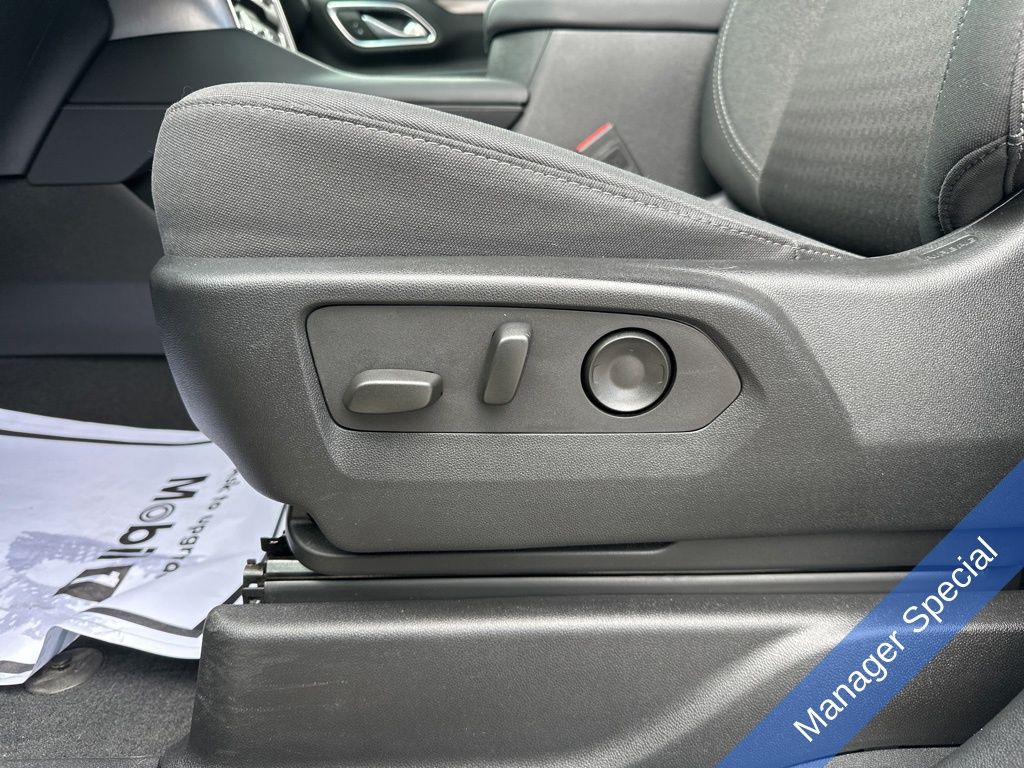 2024 GMC Yukon SLE photo