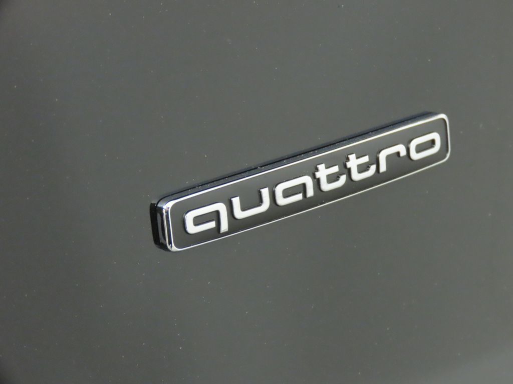 Thumbnail: 2026 Audi Q3 - 10
