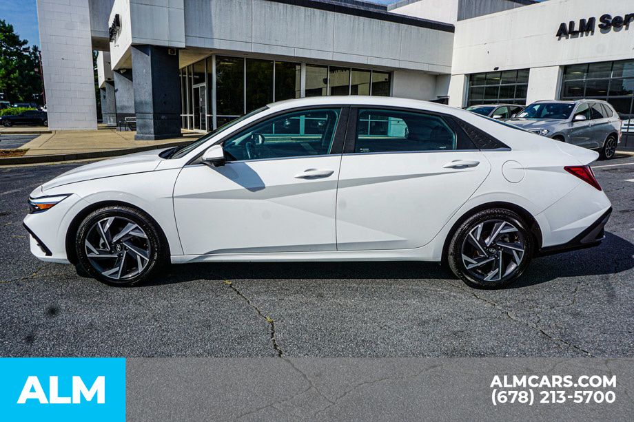 Used 2024 White Hyundai Limited image 7