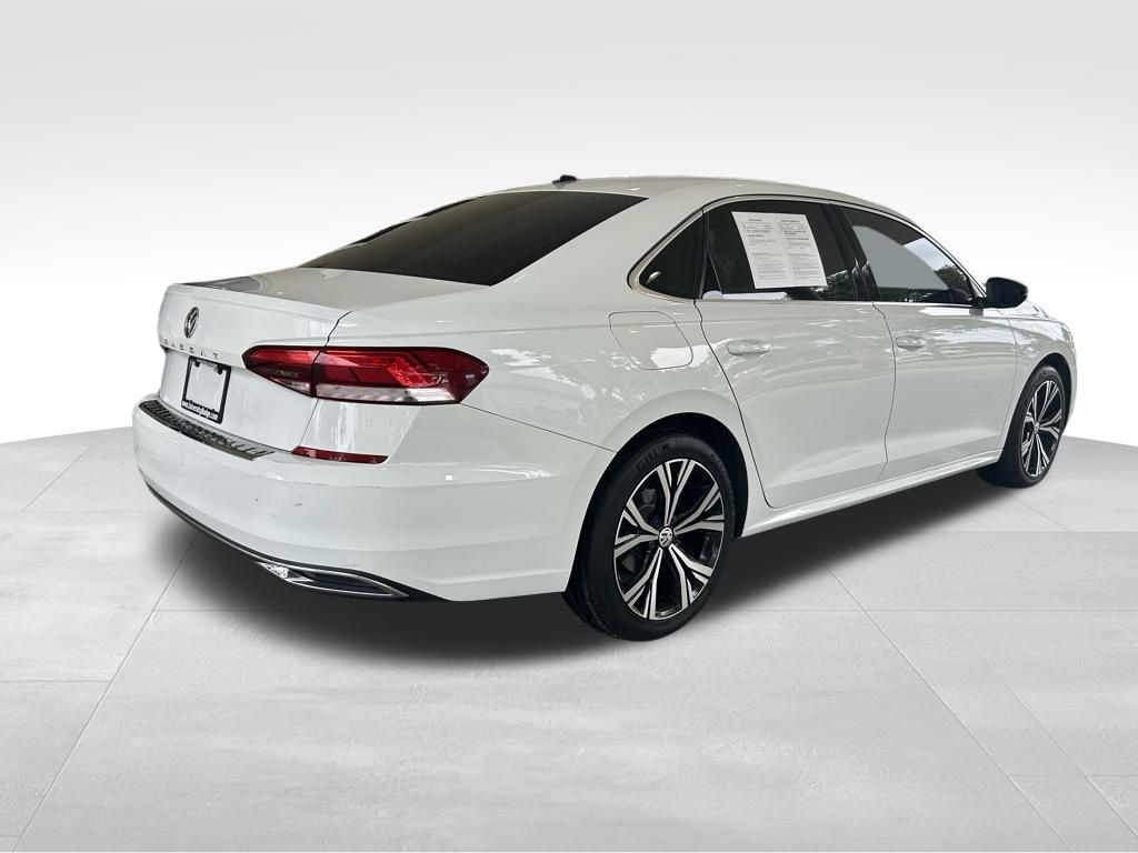 2022 Volkswagen Passat 2.0T SE Auto's photo