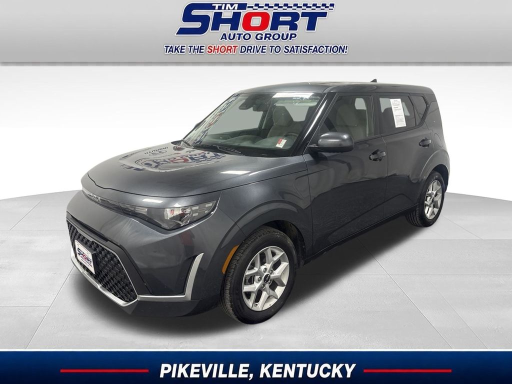 Gray 2025 Kia Soul SUV / Crossover Front-Wheel Drive Continuously Variable Transmission