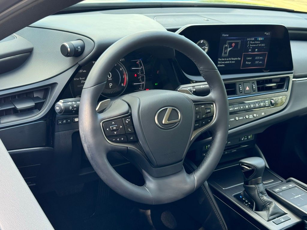 2022 Lexus ES 350 17