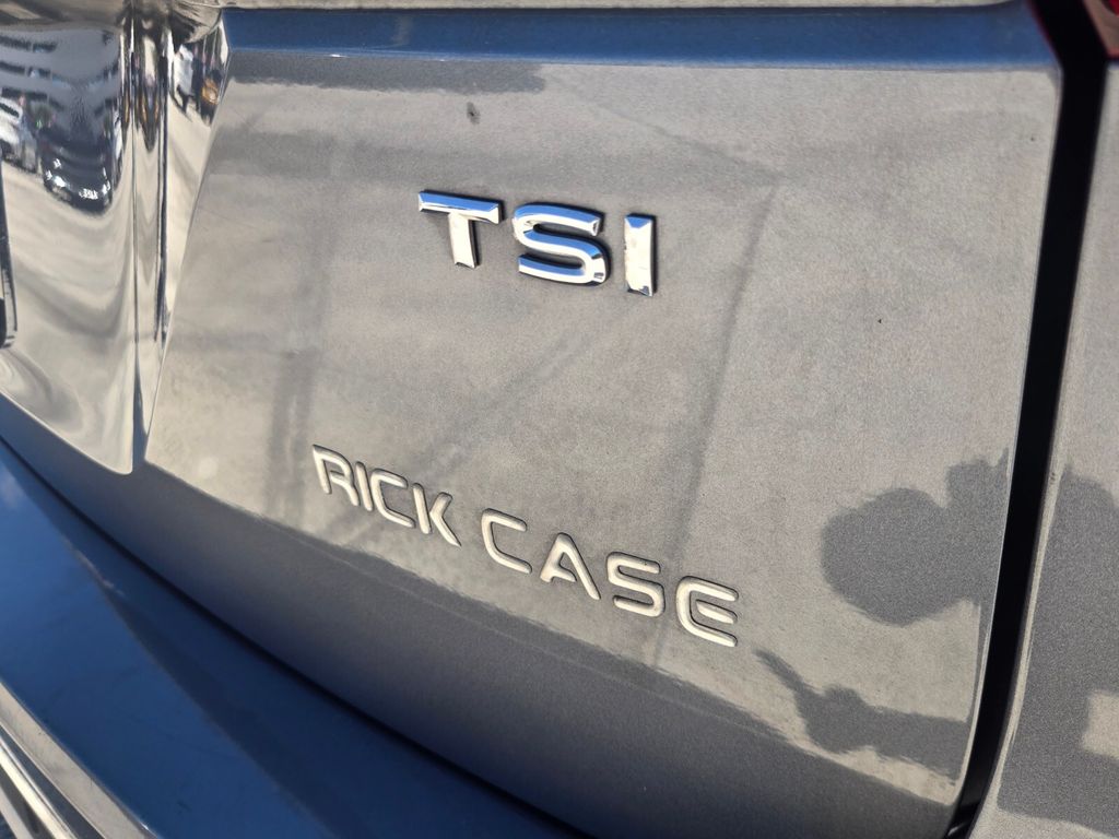 2018 Volkswagen Atlas - $14,900