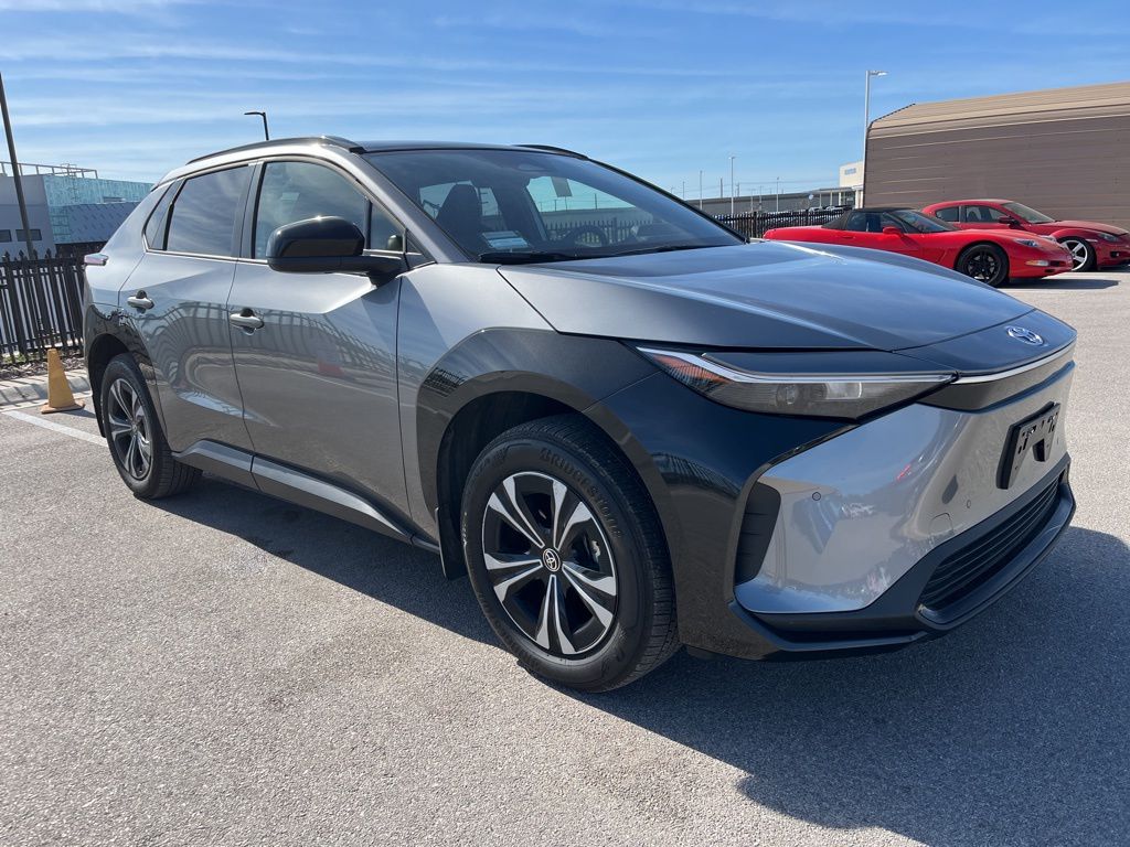 Thumbnail: 2024 Toyota bZ4X - 3