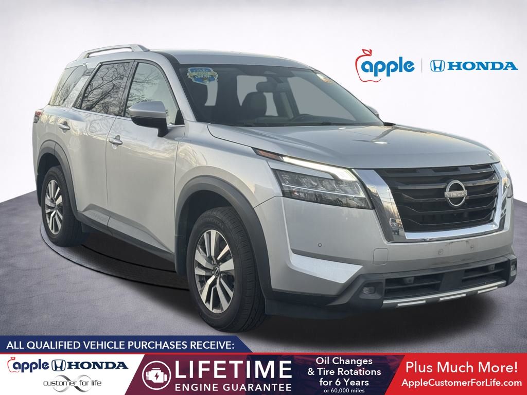 2022 Nissan Pathfinder SL 4WD