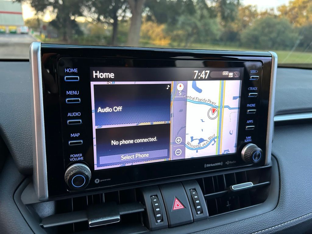 Thumbnail: 2019 Toyota RAV4 - 25