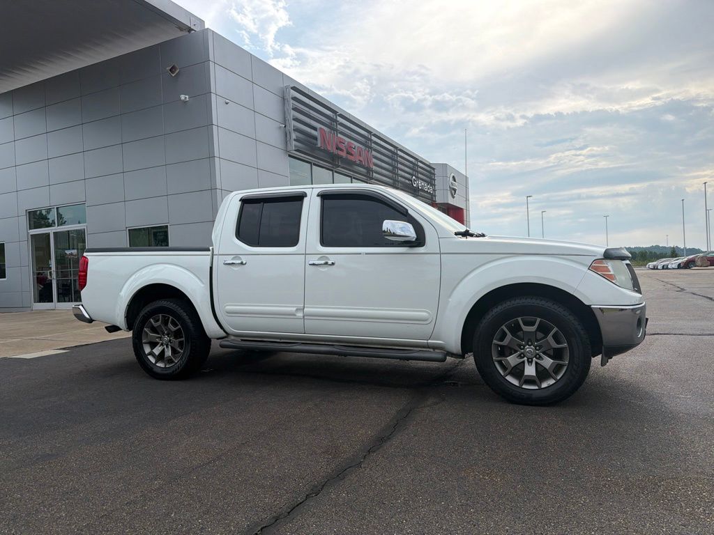 Glacier White 2014 Nissan Frontier Pickup Truck 4X2 5-Speed Automatic Overdrive