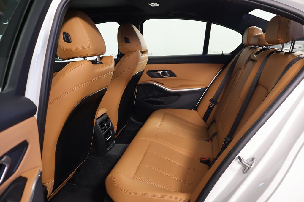 Thumbnail: 2025 BMW 3 Series - 11