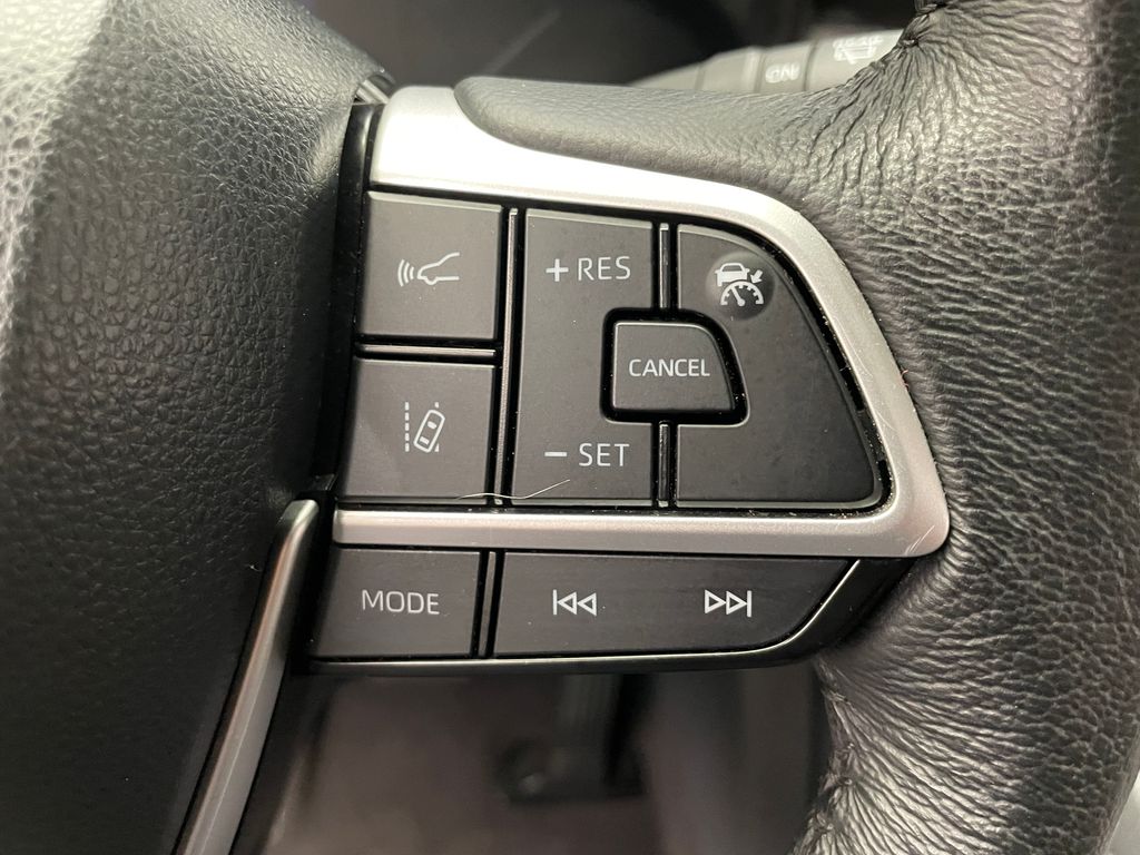 Thumbnail: 2023 Toyota Sienna - 29