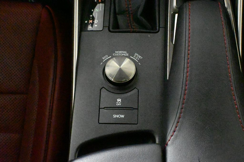 2017 Lexus IS 350 27