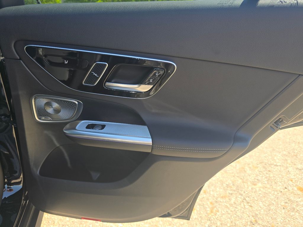 New 2026 Black Mercedes-Benz GLC 300 image 24