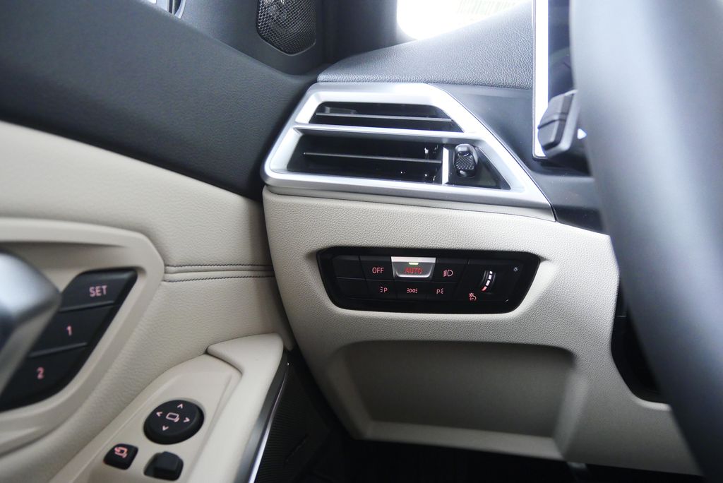 Thumbnail: 2026 BMW 3 Series - 20