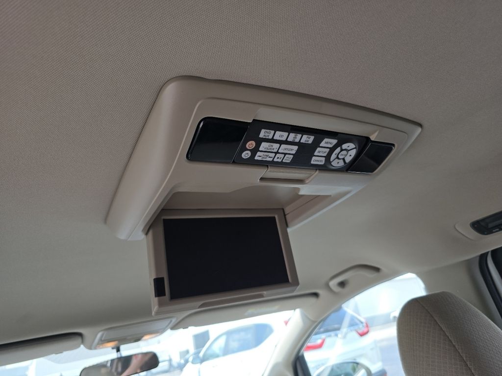 Used 2016  Honda SE image 18
