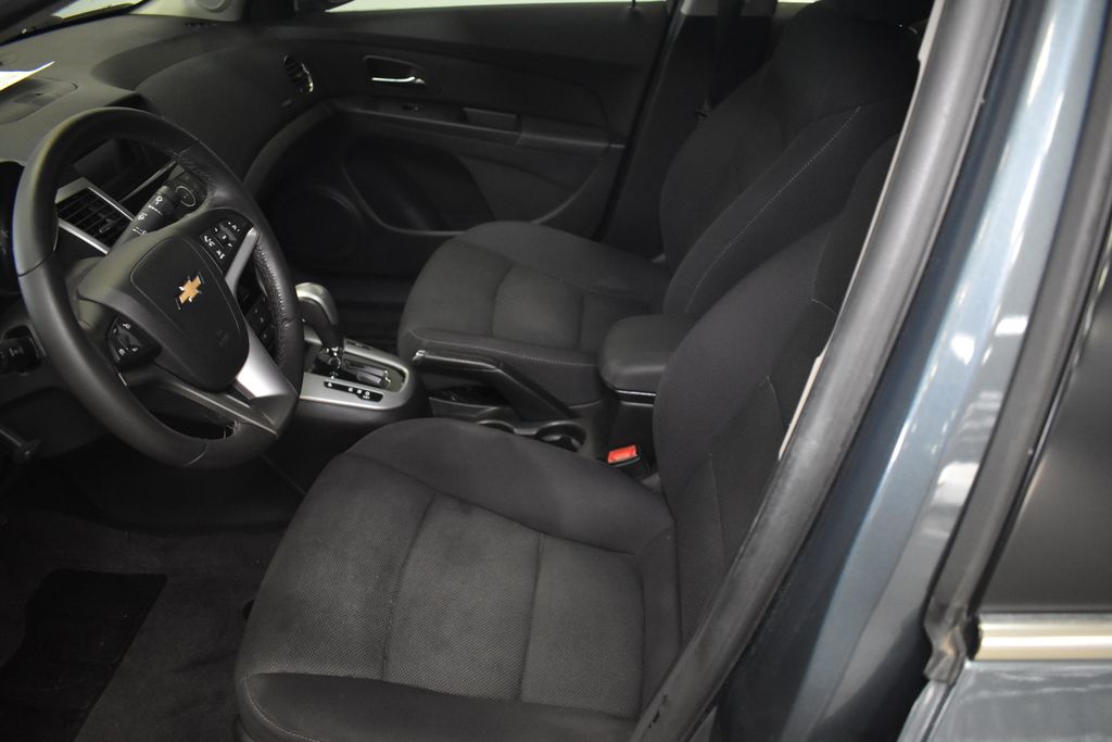 2012 Chevrolet Cruze LT 25