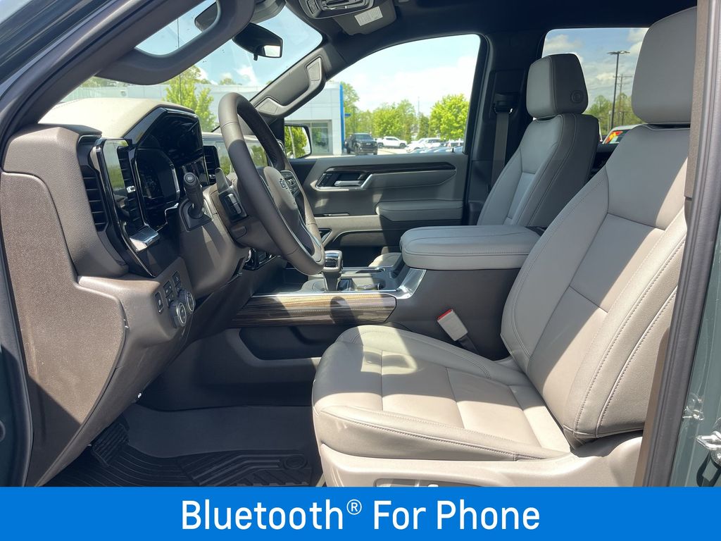 2025 Chevrolet Silverado 1500 LT Trail Boss photo