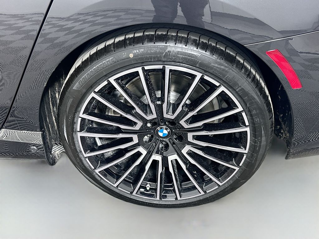Thumbnail: 2025 BMW i7 - 23