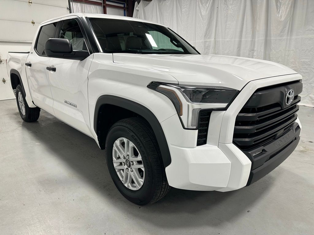 2025 Toyota Tundra SR5 CrewMax Cab 4WD