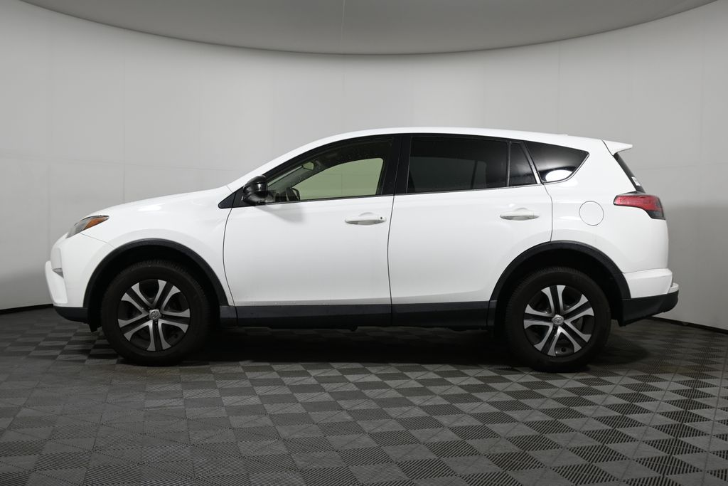 Thumbnail: 2018 Toyota RAV4 - 2