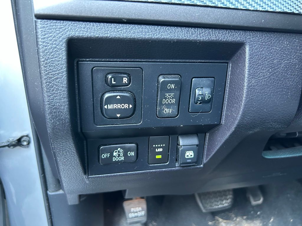 Thumbnail: 2016 Toyota Tundra - 17