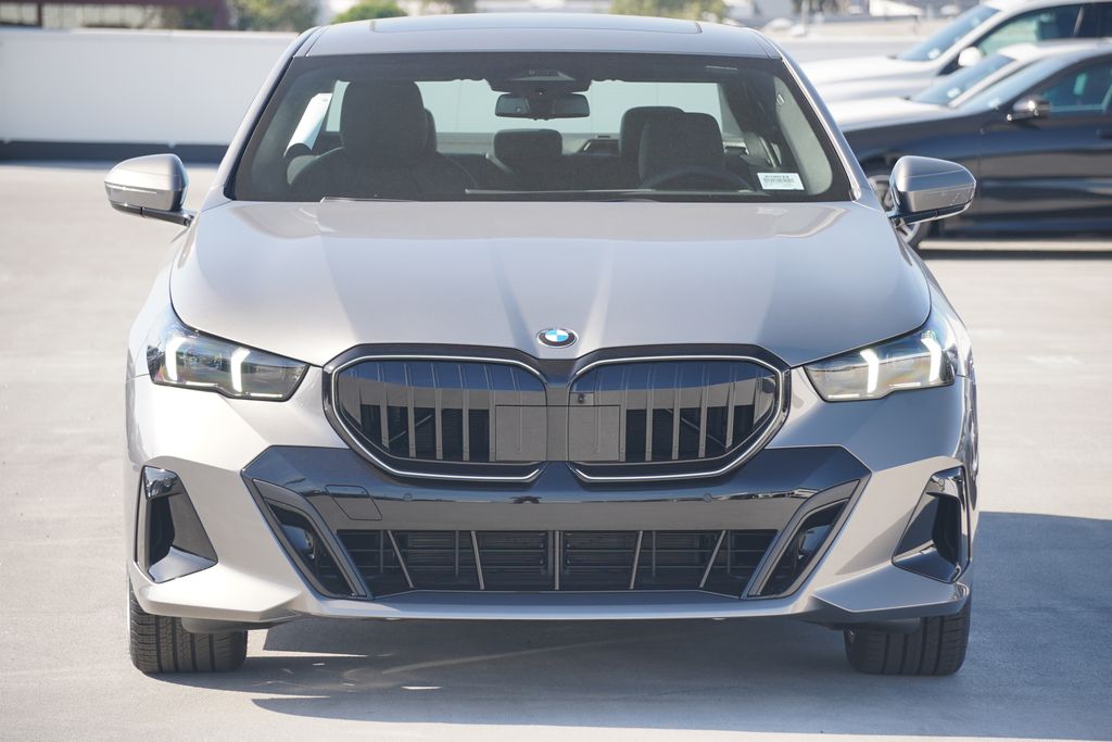 Thumbnail: 2026 BMW 5 Series - 2
