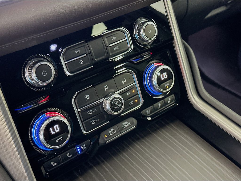 Thumbnail: 2021 GMC Yukon XL - 16