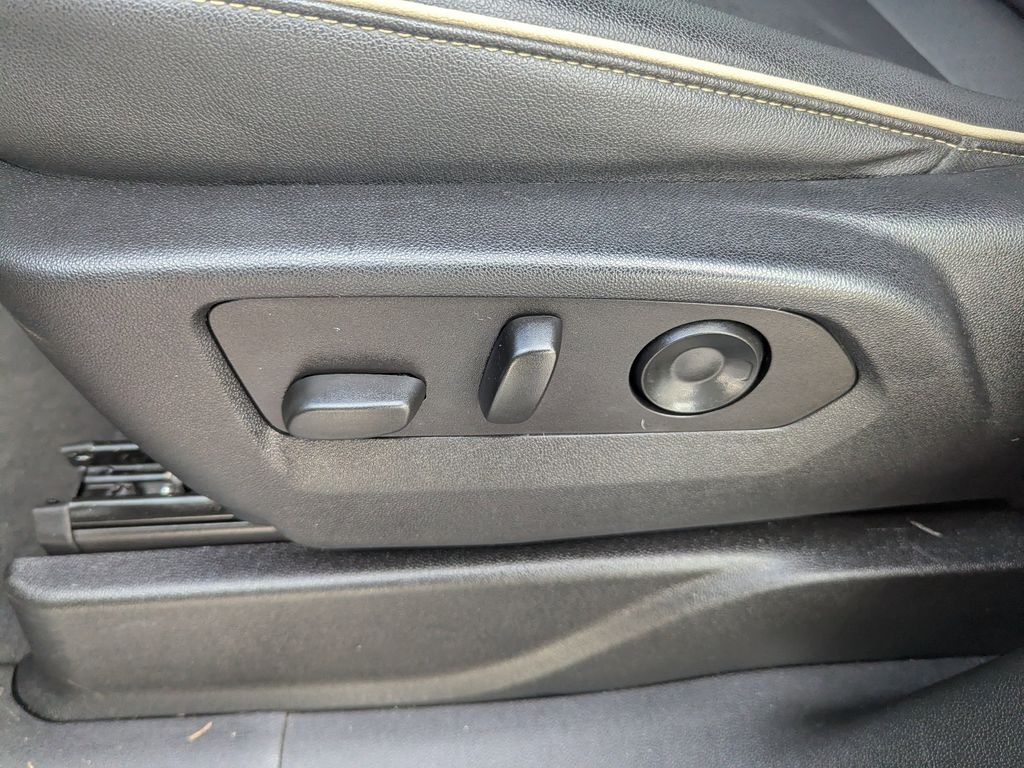 used 2022 GMC Yukon XL car, priced at $46,991