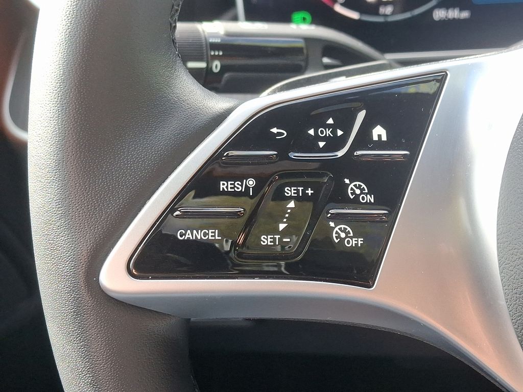 2025 Mercedes-Benz C-Class C 300 21