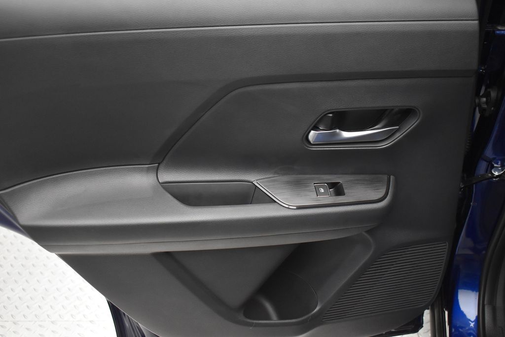 Thumbnail: 2026 Nissan Kicks - 31