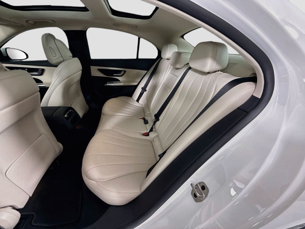 Thumbnail: 2025 Mercedes-Benz E-Class - 21