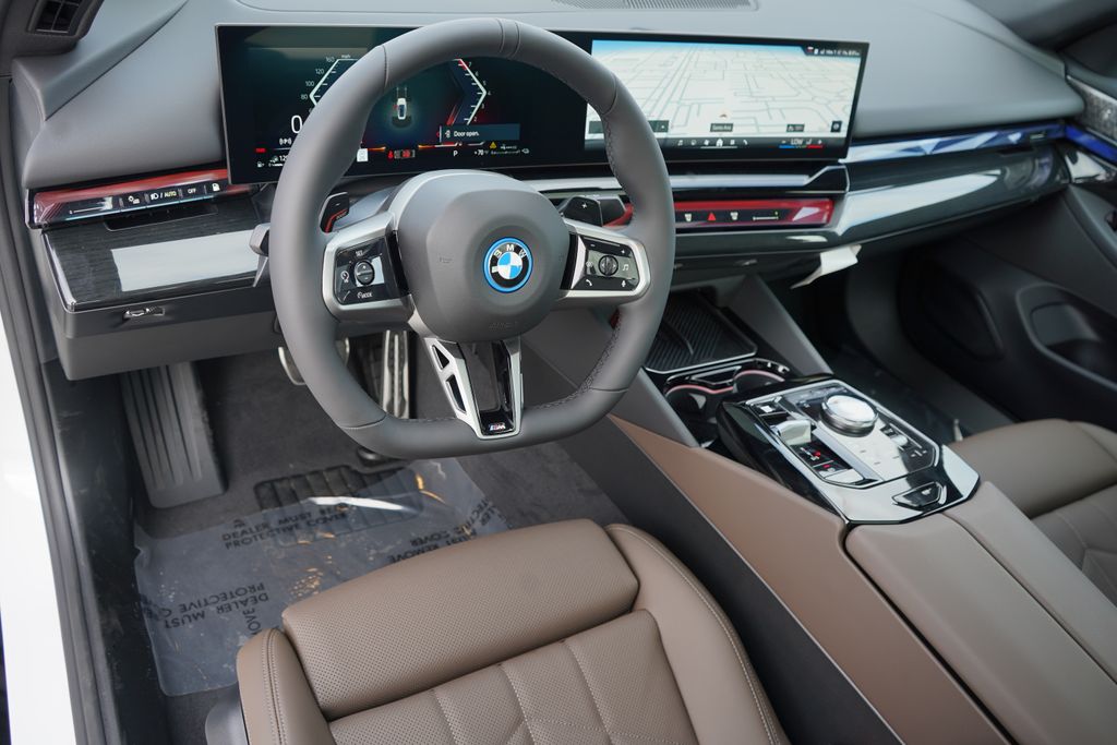 Thumbnail: 2026 BMW 5 Series - 12