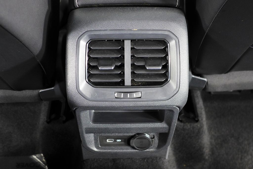 Thumbnail: 2023 Volkswagen Tiguan - 23