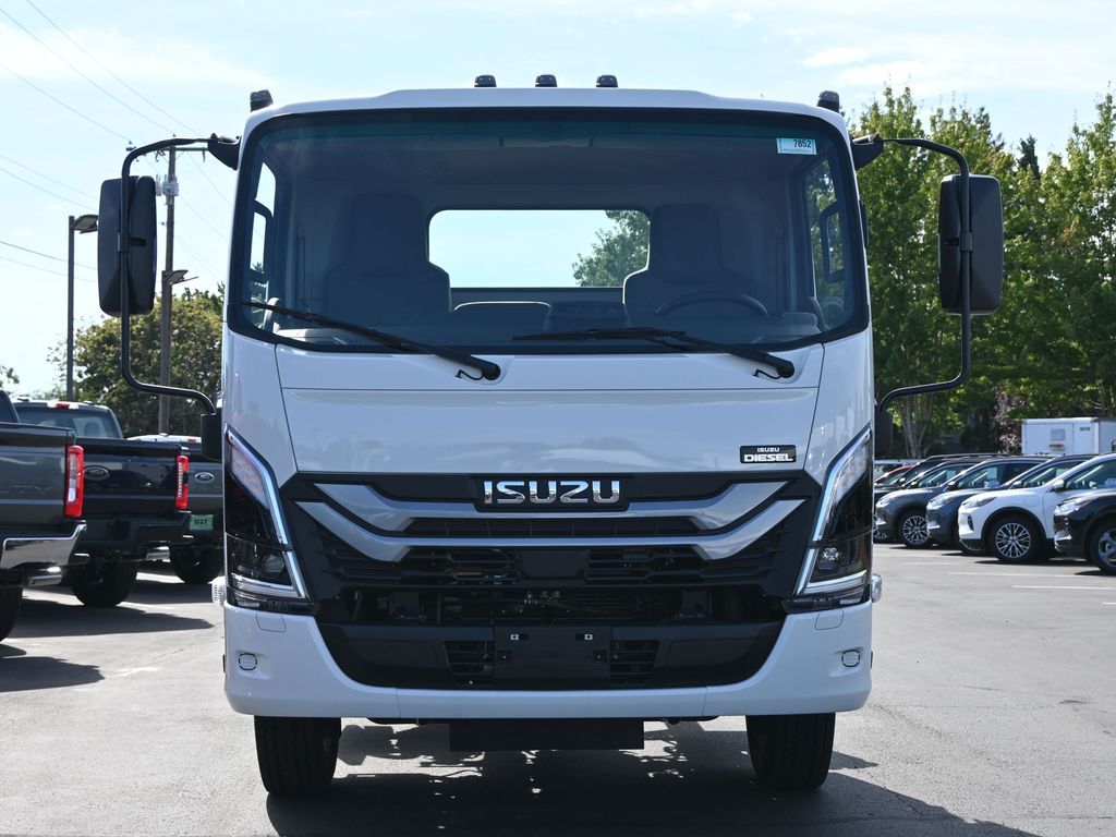 2025 Isuzu NRR 