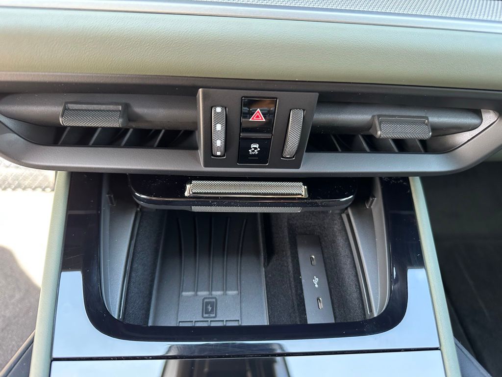 Thumbnail: 2025 Porsche  - 19