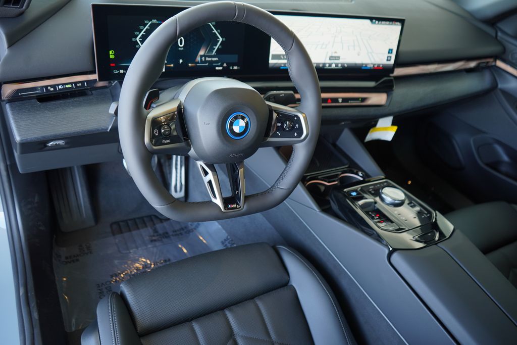 Thumbnail: 2026 BMW i5 - 13