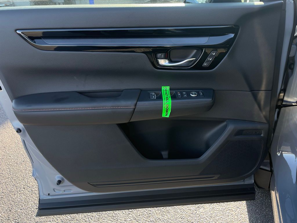 2025 Honda CR-V Sport Touring 26