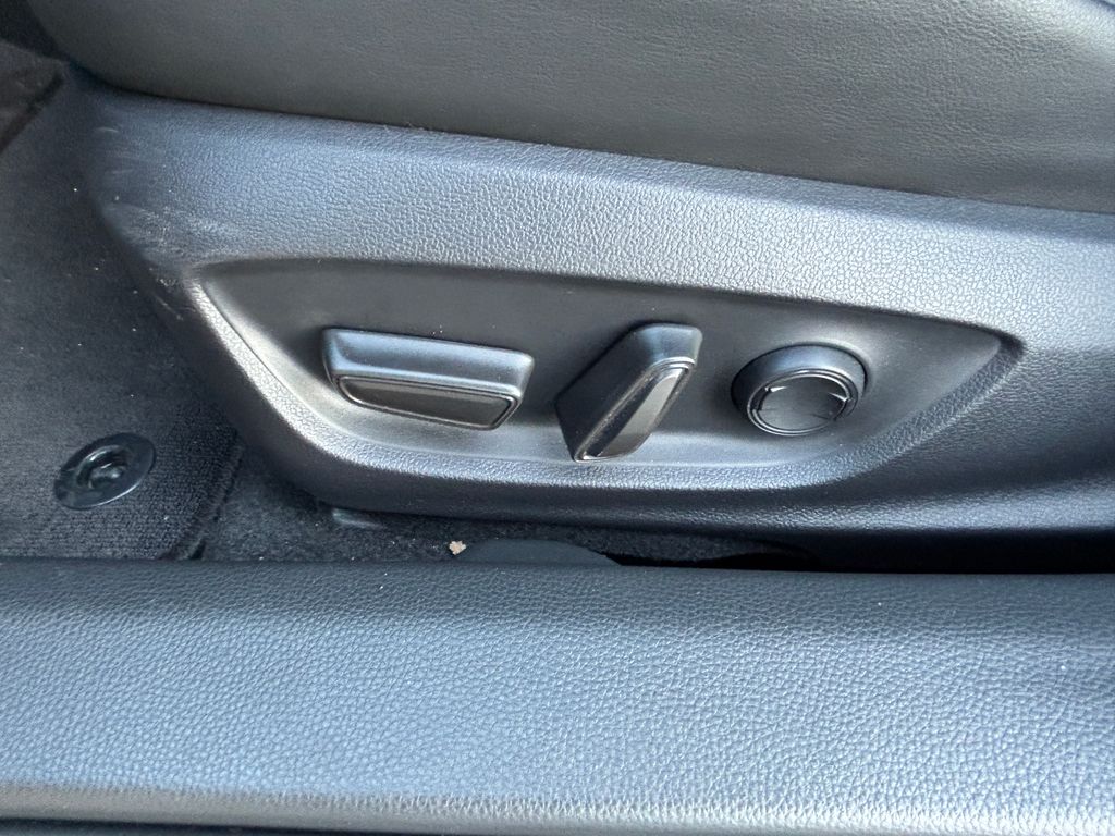 Thumbnail: 2024 Toyota Prius - 24