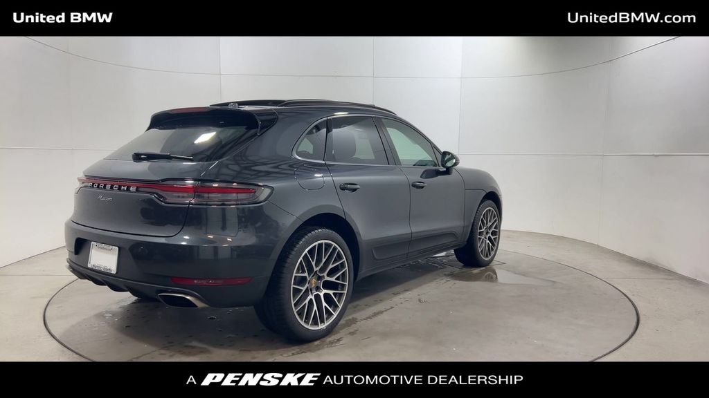 Thumbnail: 2020 Porsche Macan - 8