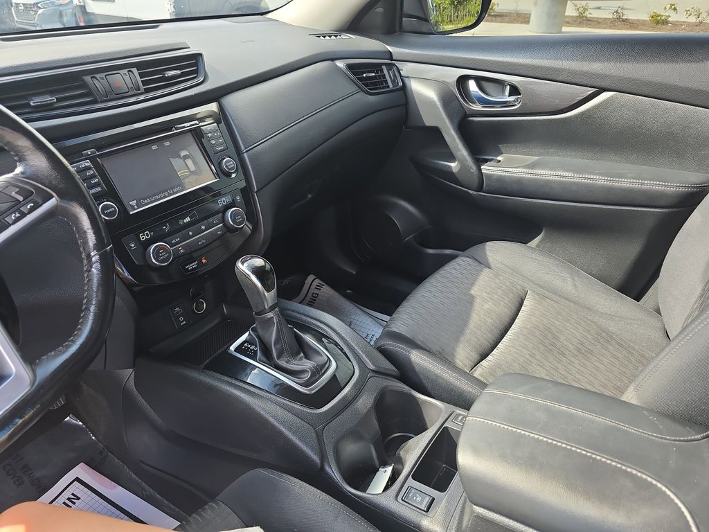 2017 Magnetic Black Nissan Rogue SV AWD SUV