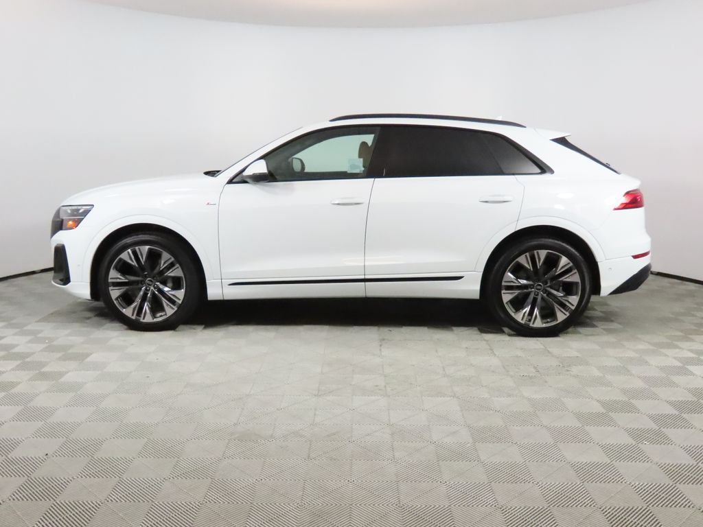 Thumbnail: 2026 Audi Q8 - 2