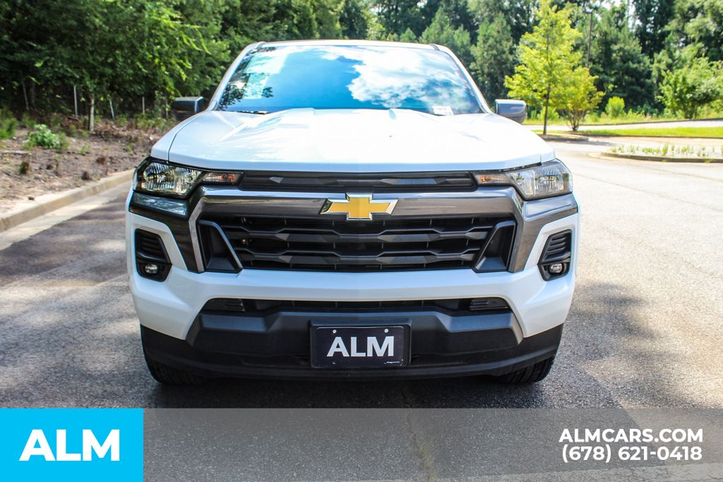 Used 2023 White Chevrolet LT image 8