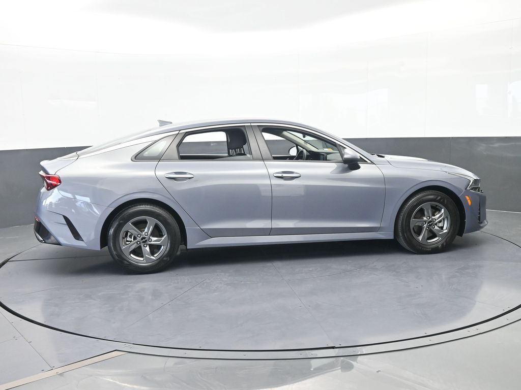 Used 2024 Everlasting Silver Kia LXS image 7