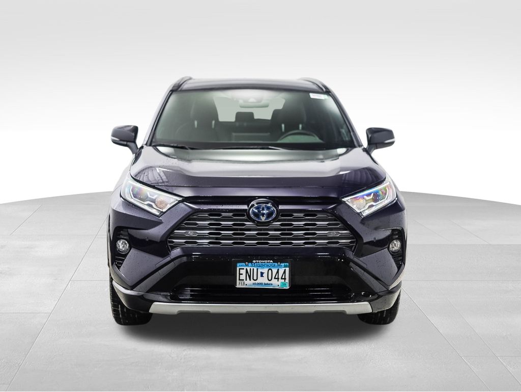 2020 Toyota RAV4 XSE 8