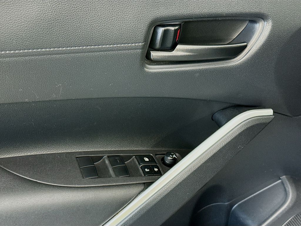 Thumbnail: 2023 Toyota Corolla Cross - 23