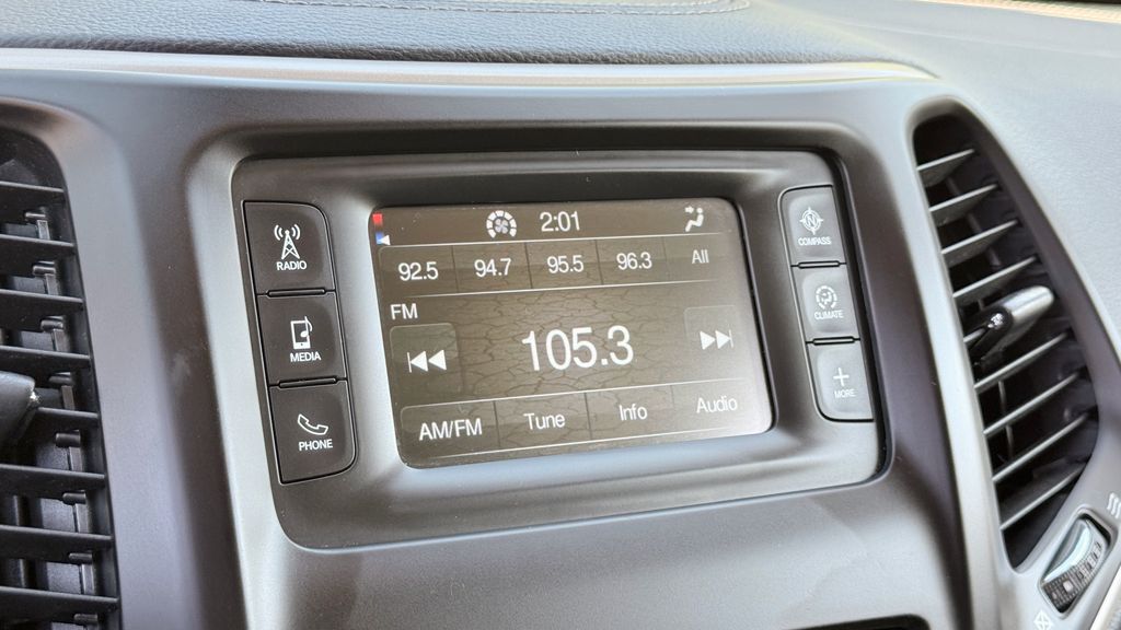 Used 2016 Jeep Cherokee Latitude 4D Sport Utility