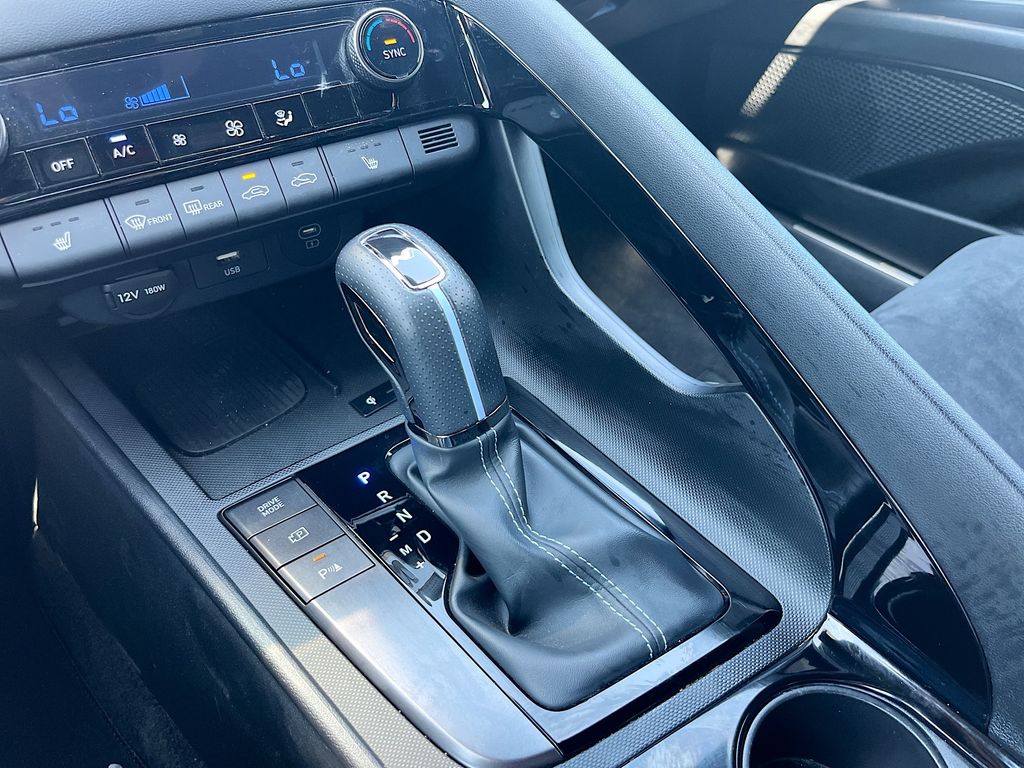 Used 2025 Blue Hyundai Base image 17